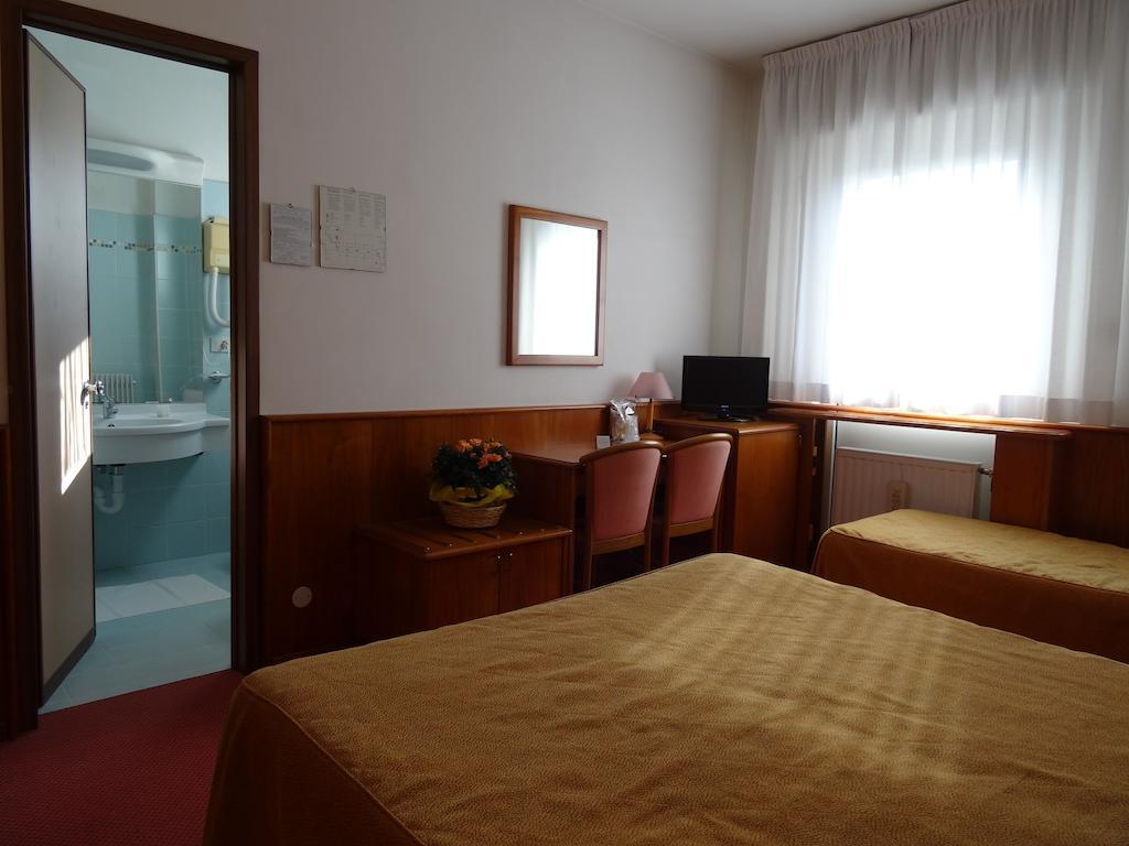 Hotel Roma Cividale Del Friuli Room photo